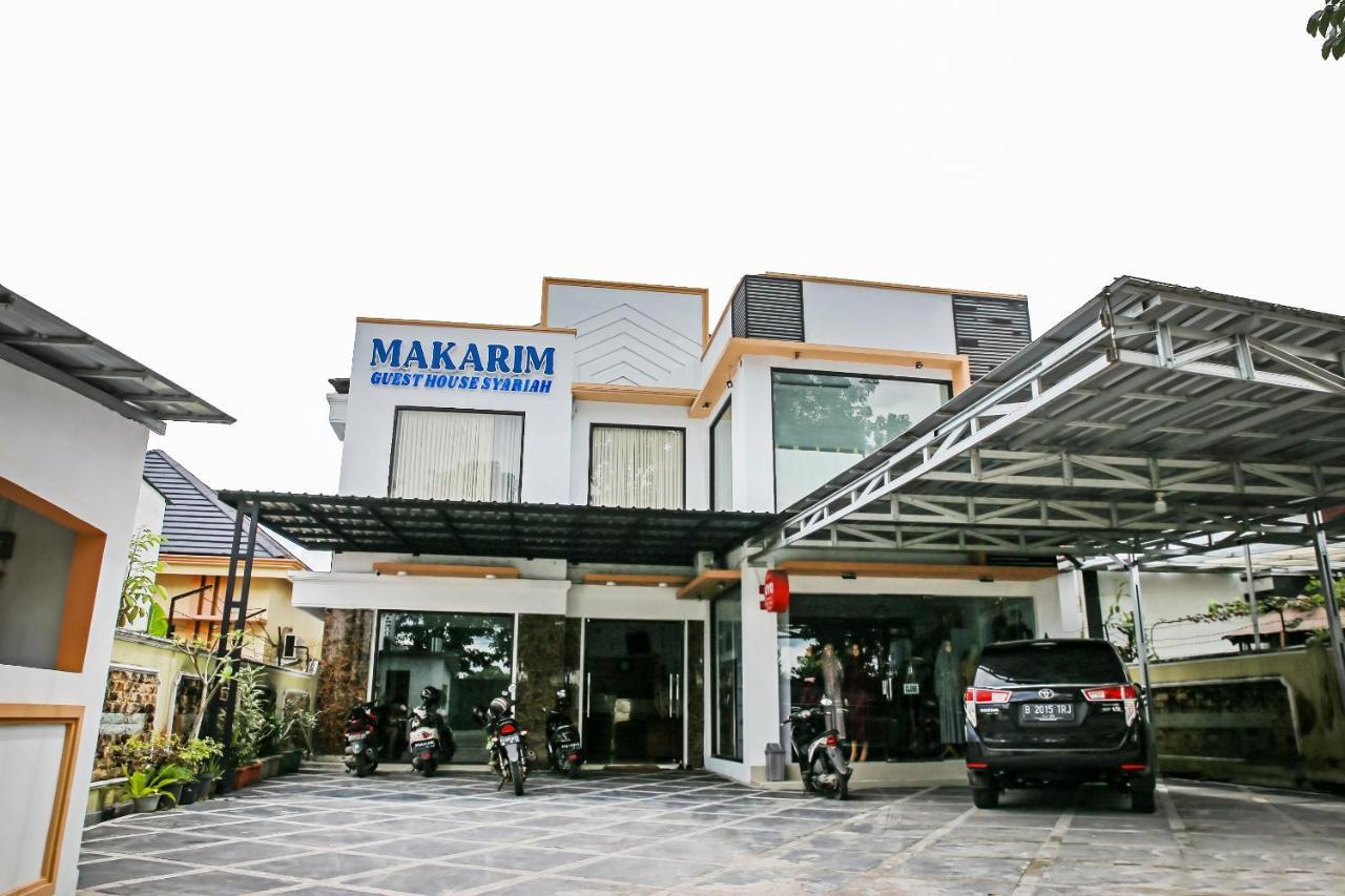 Oyo 90221 Makarim Guest House Syariah Pangkalanbuun Zewnętrze zdjęcie