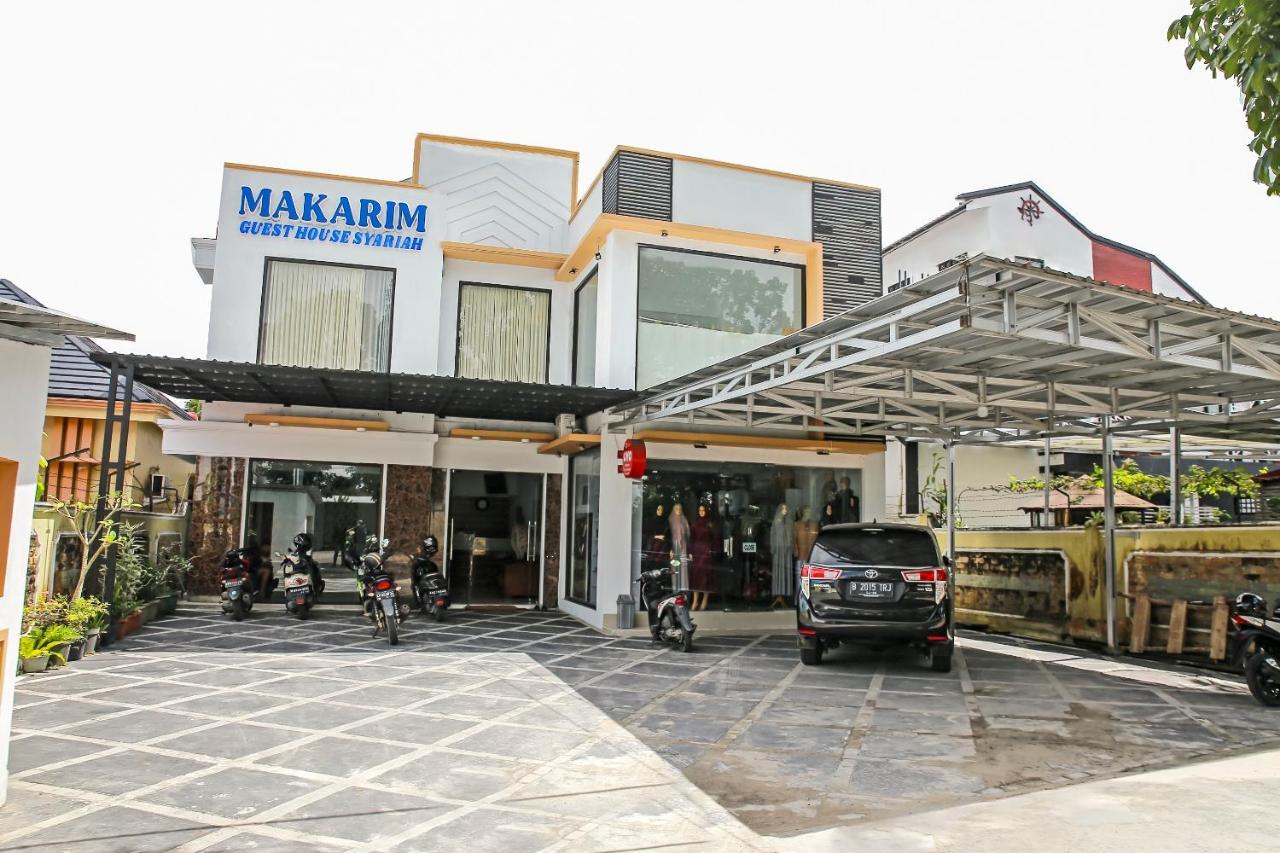 Oyo 90221 Makarim Guest House Syariah Pangkalanbuun Zewnętrze zdjęcie