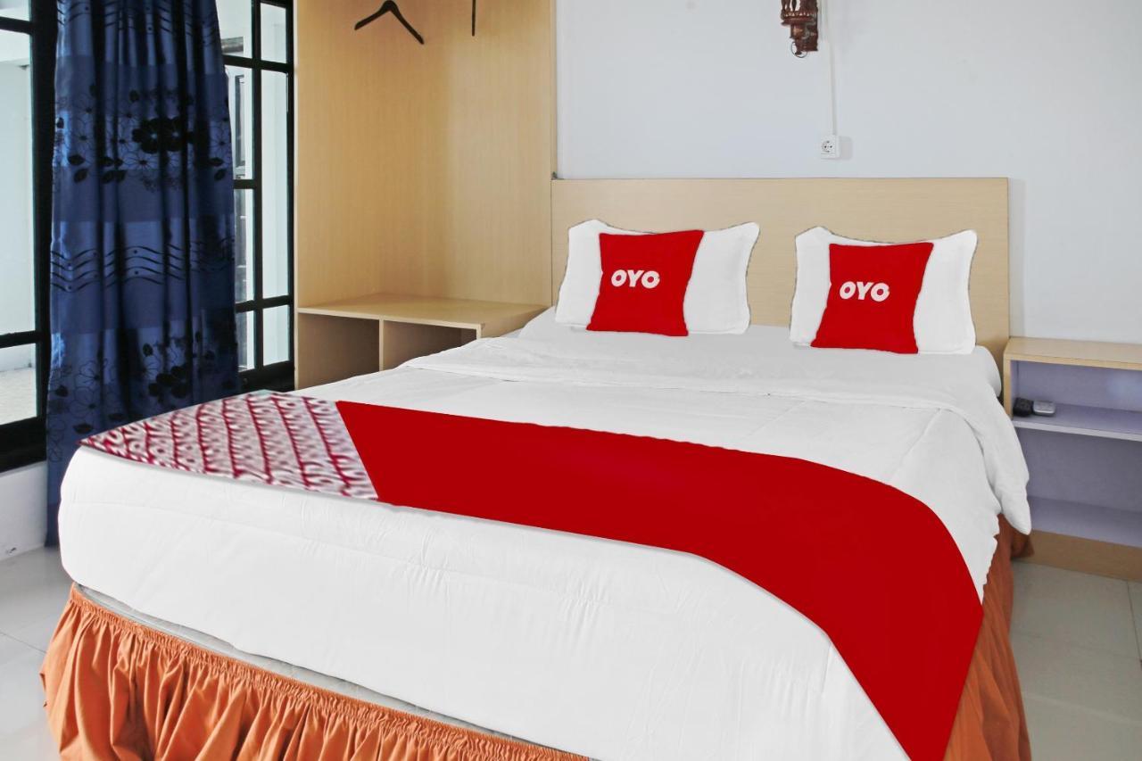 Oyo 90221 Makarim Guest House Syariah Pangkalanbuun Zewnętrze zdjęcie
