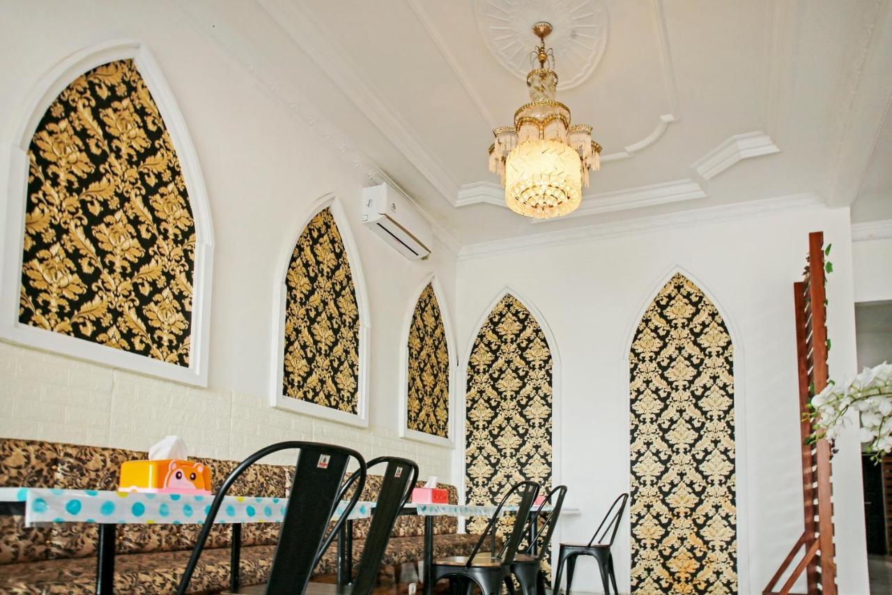 Oyo 90221 Makarim Guest House Syariah Pangkalanbuun Zewnętrze zdjęcie