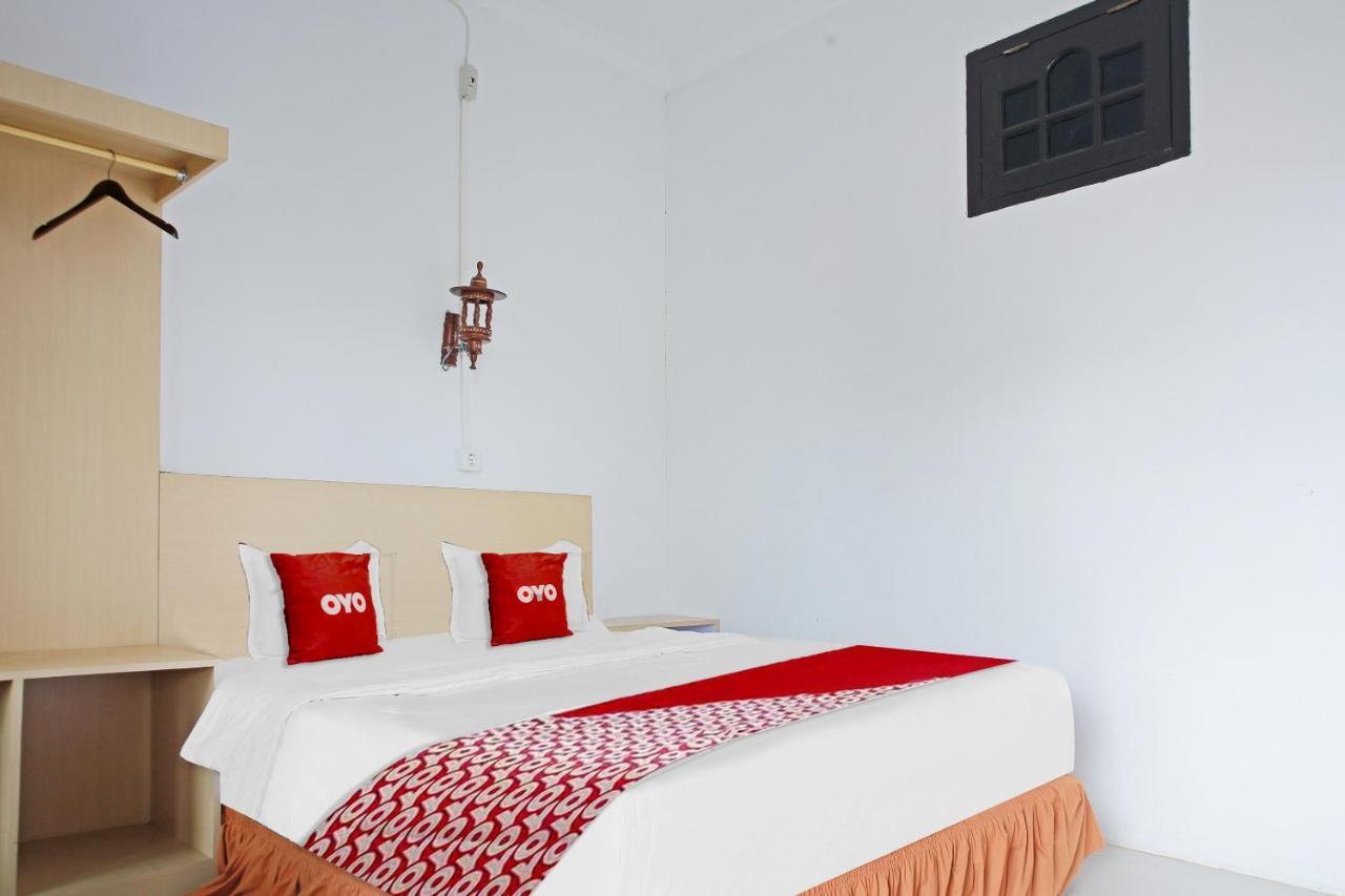 Oyo 90221 Makarim Guest House Syariah Pangkalanbuun Zewnętrze zdjęcie