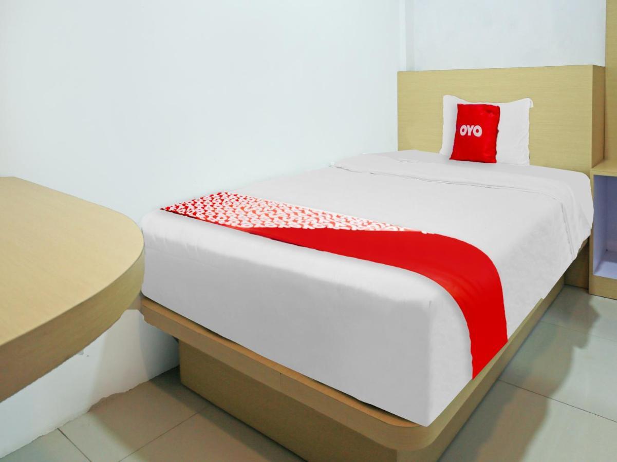 Oyo 90221 Makarim Guest House Syariah Pangkalanbuun Zewnętrze zdjęcie