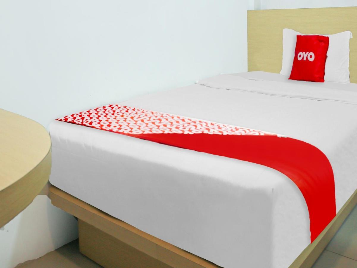 Oyo 90221 Makarim Guest House Syariah Pangkalanbuun Zewnętrze zdjęcie